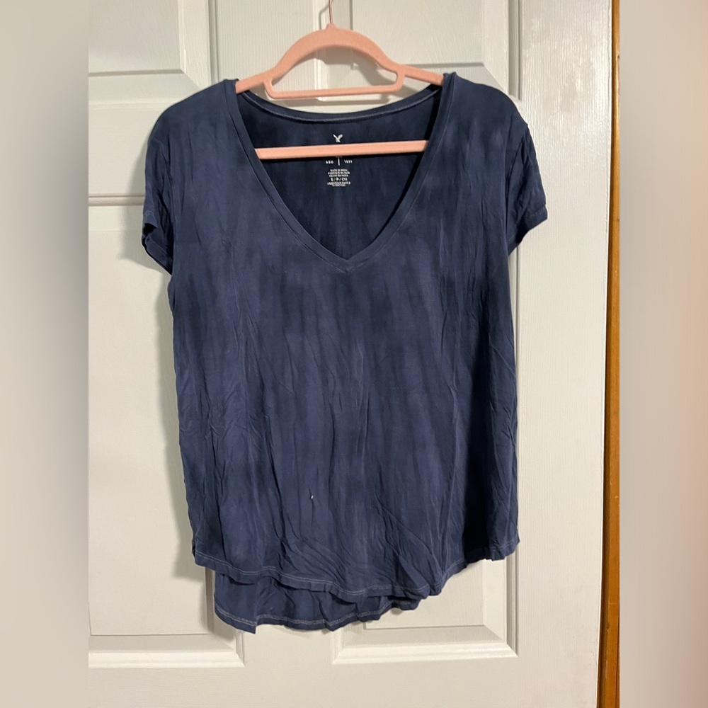 SOFT Navy V-neck!